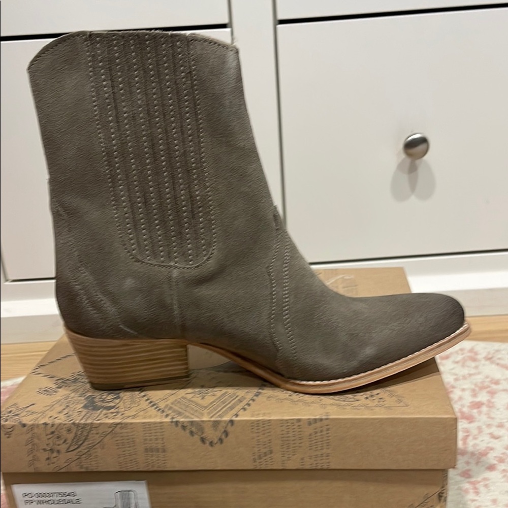 Free People Gray Suede Chelsea Ankle Booties - Picture 12 of 16